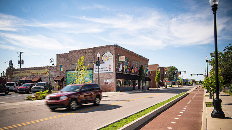 e is for everyone - Evansville - North Main Street - Turonis - Alex Morgan Imaging