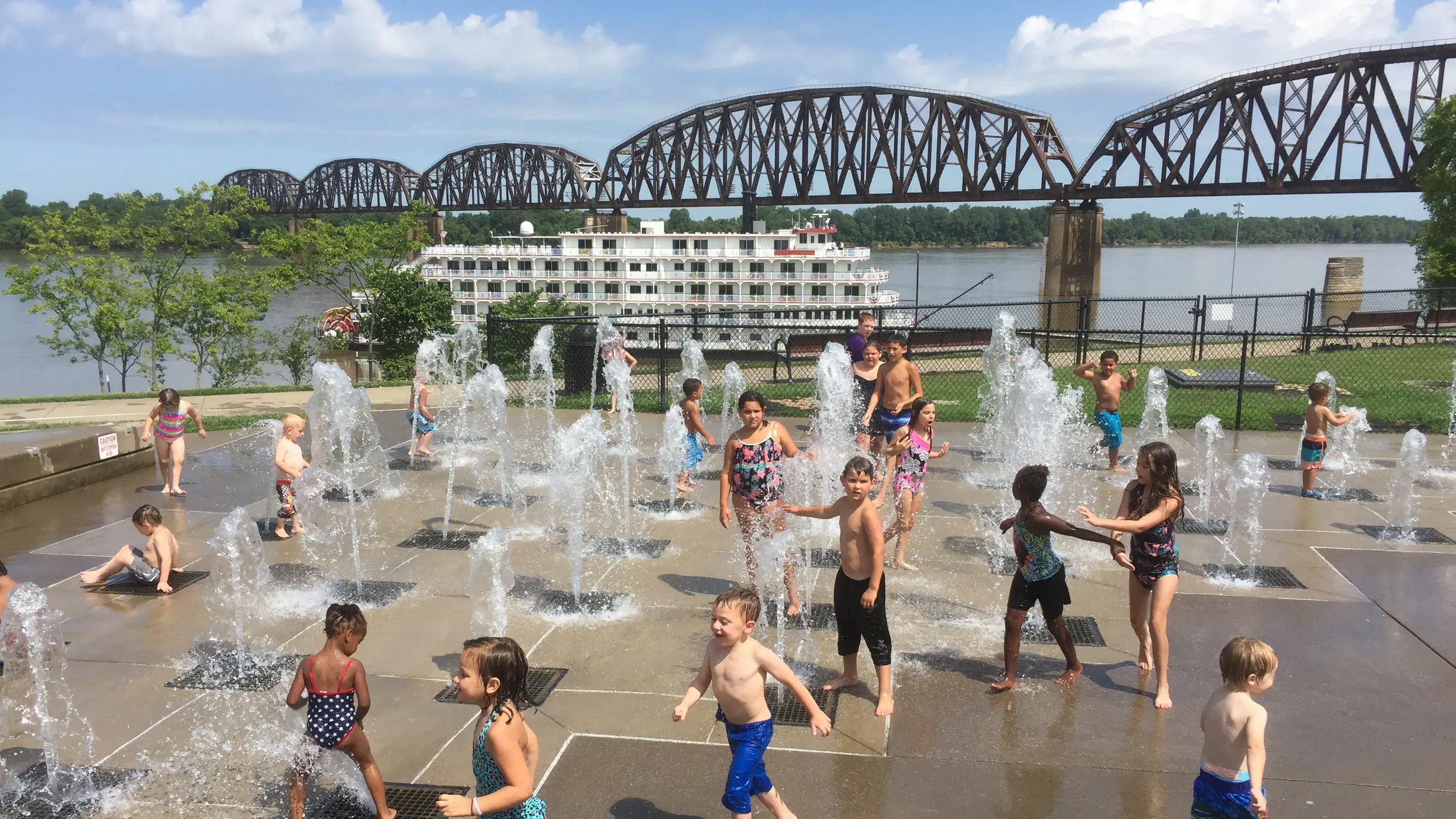 henderson riverfront splash pad